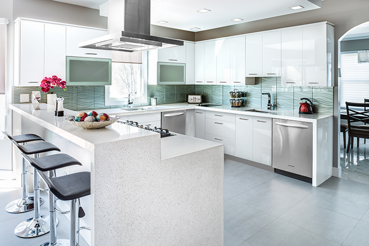 advantages of high gloss kitchen cabinets