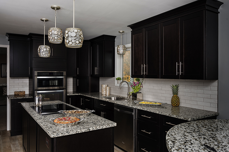 The dark  kitchen  cabinet  trending 